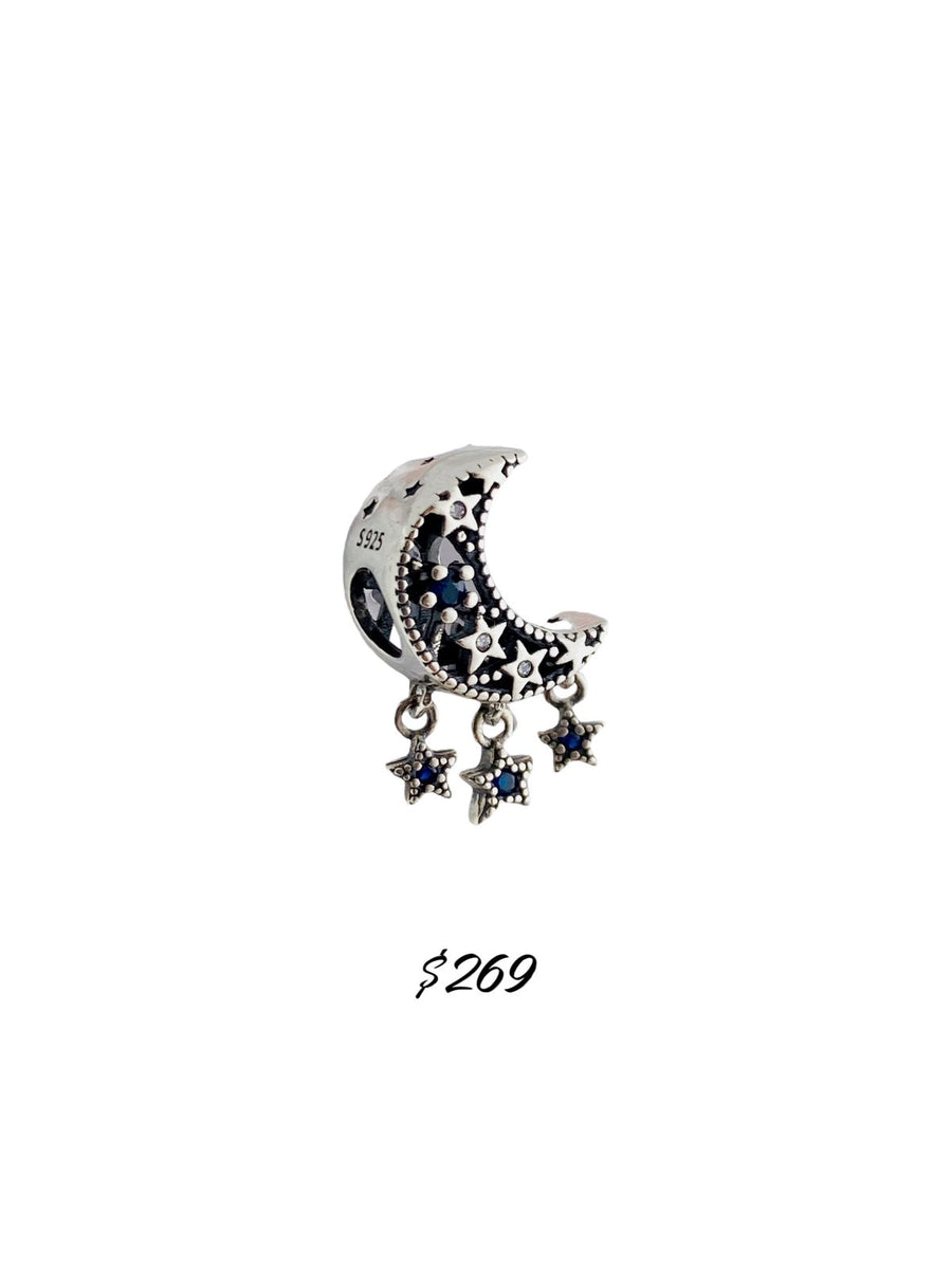 Charm Luna con Estrellas Colgantes